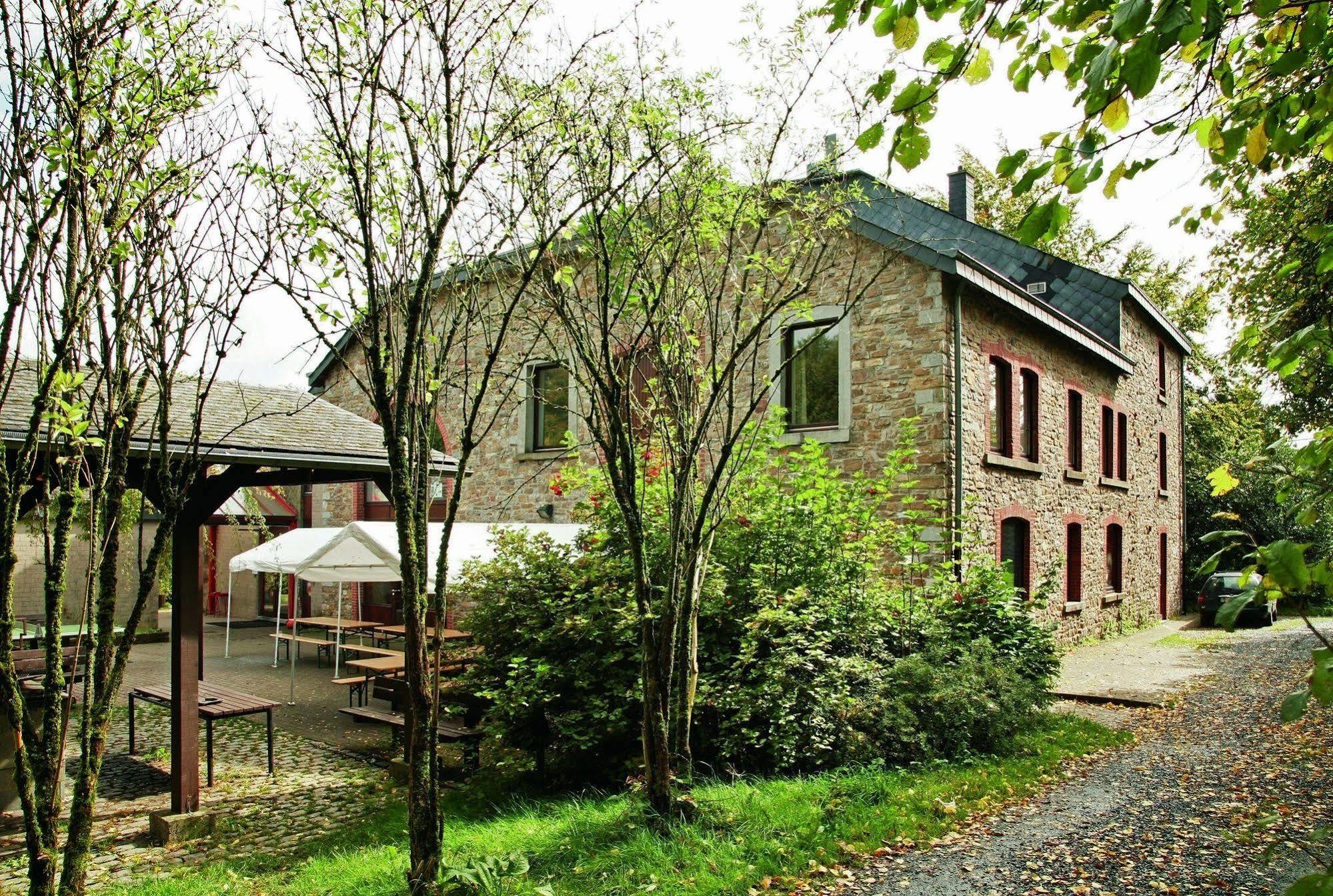 Auberge De Jeunesse De La Roche - Champlon Tenneville Dış mekan fotoğraf