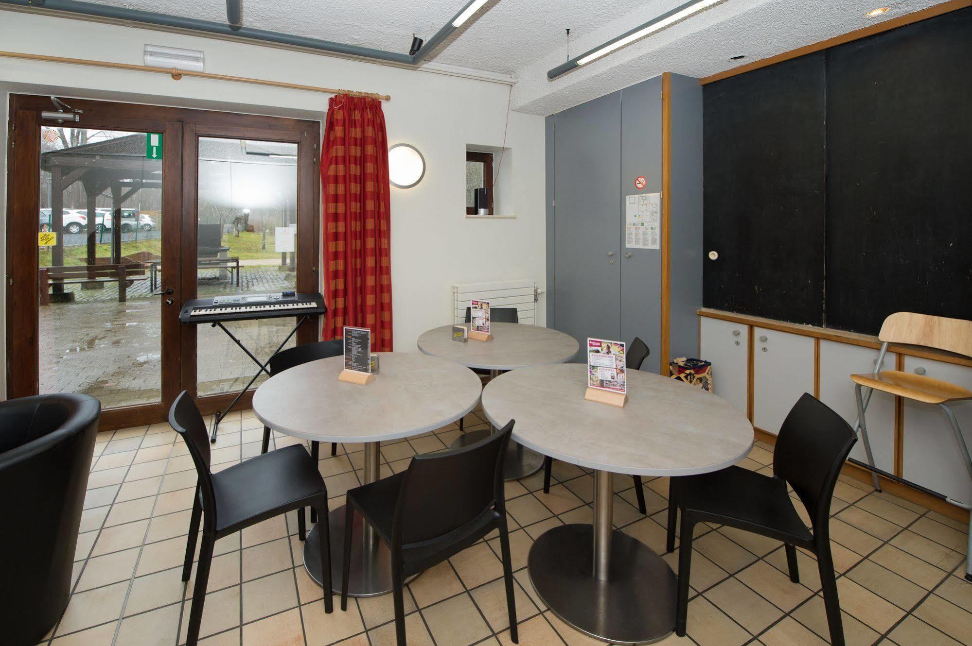 Auberge De Jeunesse De La Roche - Champlon Tenneville Dış mekan fotoğraf